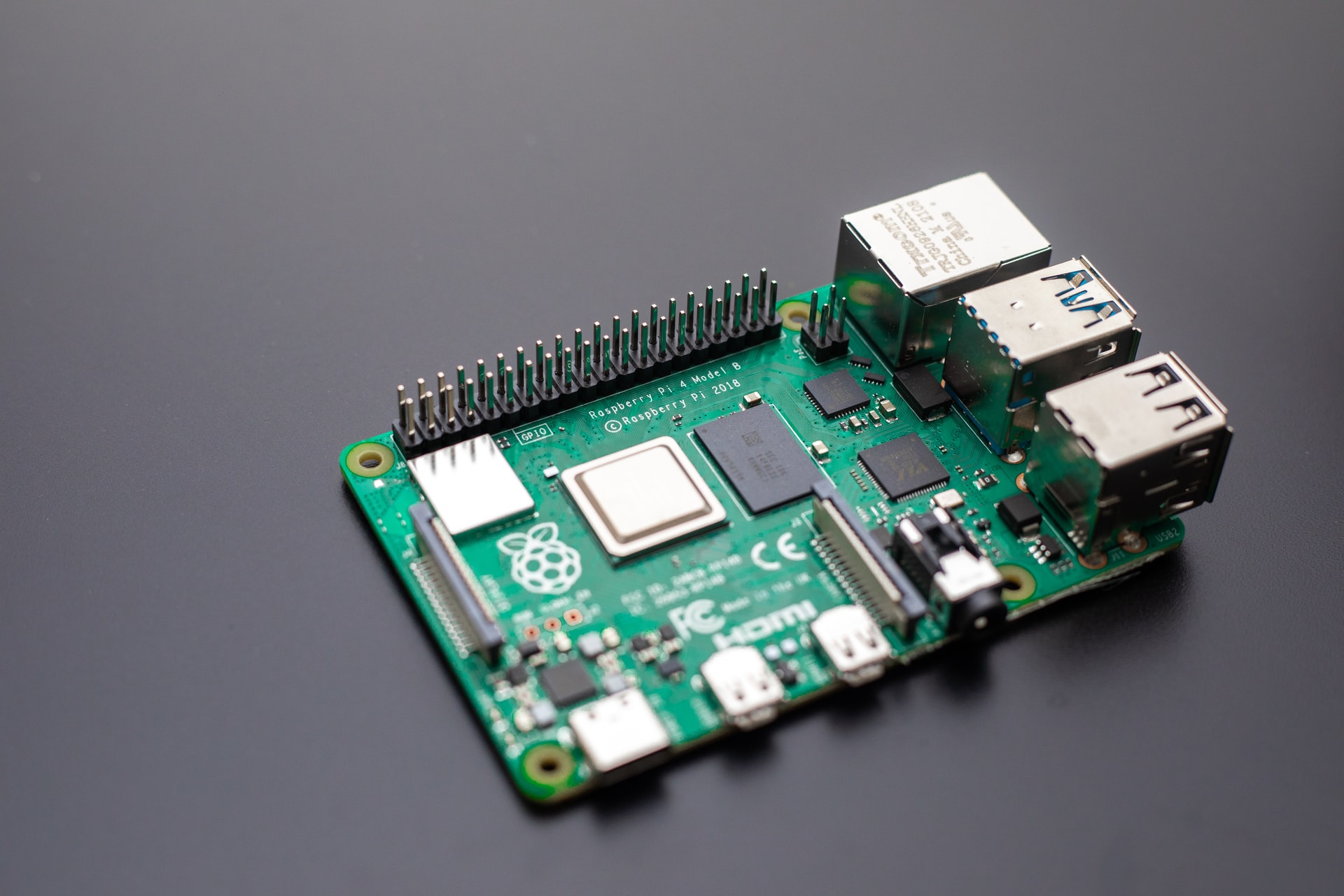 Ampere Altra vs Raspberry Pi 4